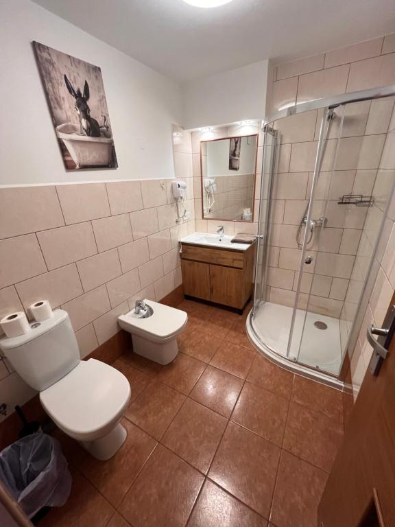 Double or Twin Room at Route 7 Rooms